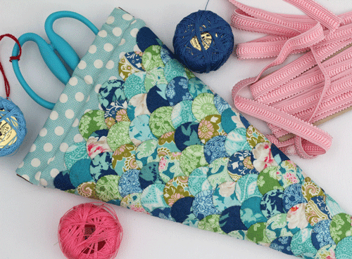 201083 Scissor Cozy Clamshell EPP Pattern by Hugs n Kisses