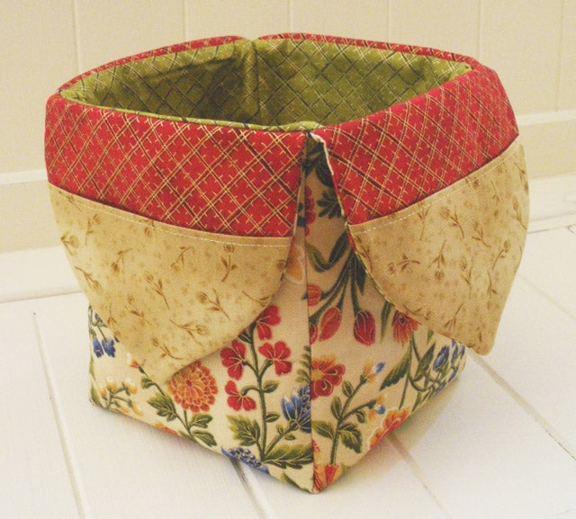 205012 Tulip Tidy Up Pattern by Leesa Chandler