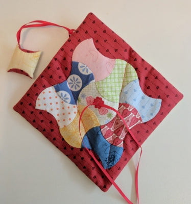 206002 Scissor and Needle Keep Pattern Applecores by Margaret Phillips