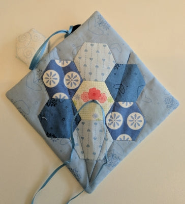 206004 Scissor and Needle Keep Pattern Hexies by Margaret Phillips