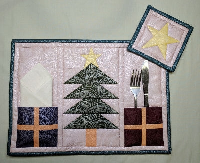 206006 Foundation Paper Pieced Christmas Placemat by Margaret Phillips