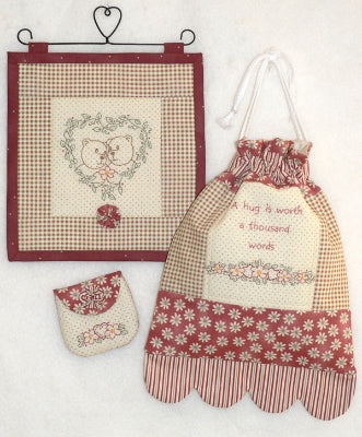 210001 A Bundle of Hugs Stitchery and Bag Pattern by Teddlywinks