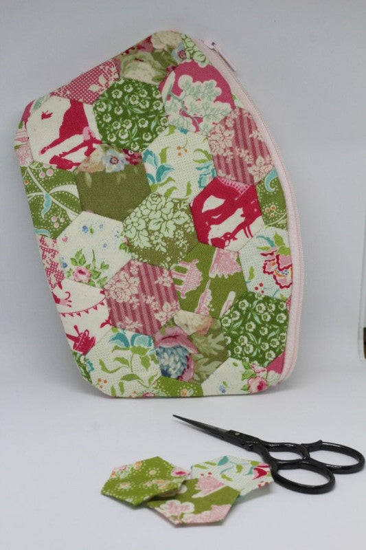 201027 Hexie Club Zippered Purse Pattern by Hugs n Kisses